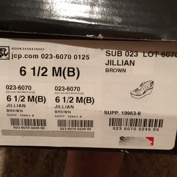 NWT A.N.A. Jillian brown snakeskin sandal heel 6.5 - Picture 9 of 9